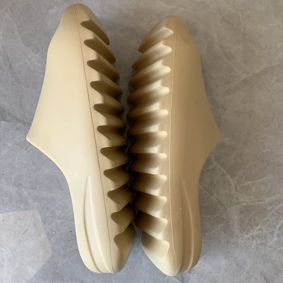 Adidas Yeezy Slide Desert Sand